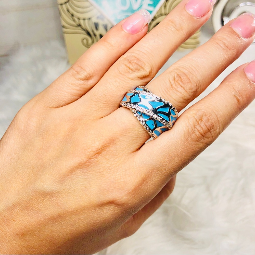 Cute rhinestoned and turquoise enamel ring
